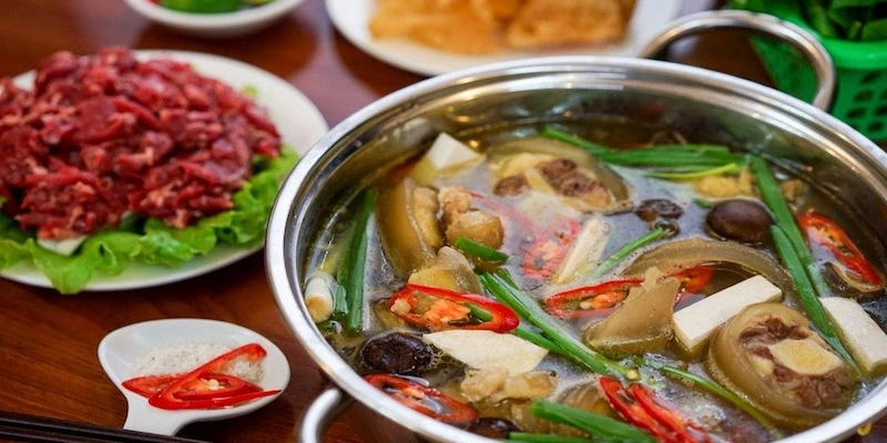 lẩu bò tươi Thịt bò tươi – Linh hồn tạo nên bản sắc lẩu bò Đồng Hới